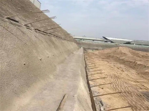 西城河道边坡加固
